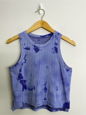 Lululemon Train to Be Tank Top Marble Dye Charged Indigo Sz 2? PTP: 16”